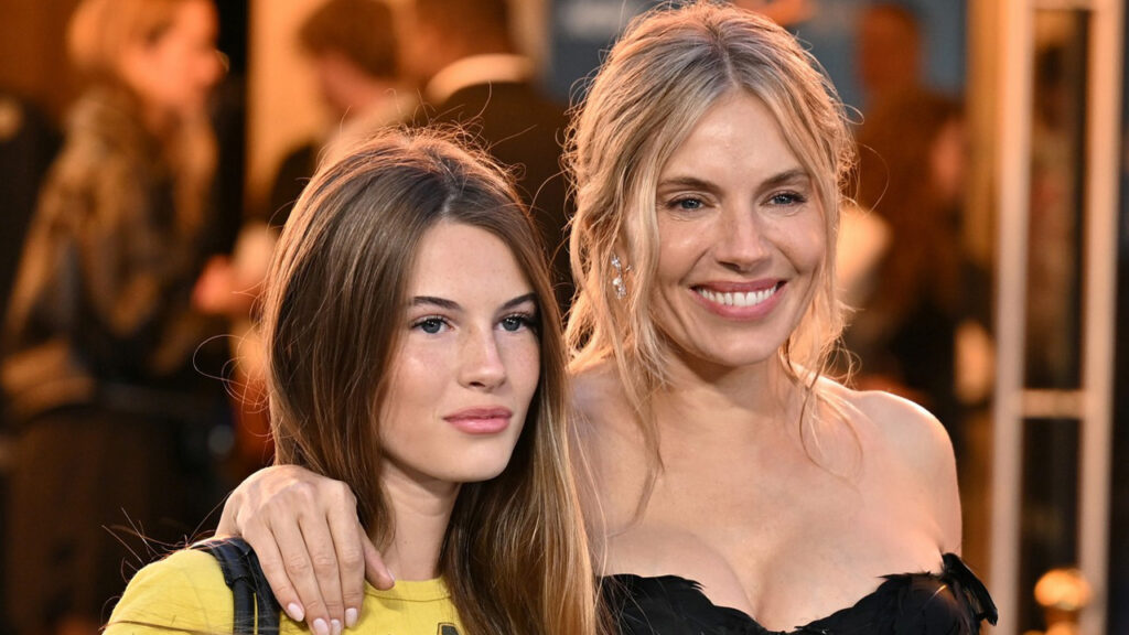 Sienna Miller Makes Rare Red Carpet Appearance with Daughter Marlowe, 14, at ‘War’ World Premiere | Just Jared