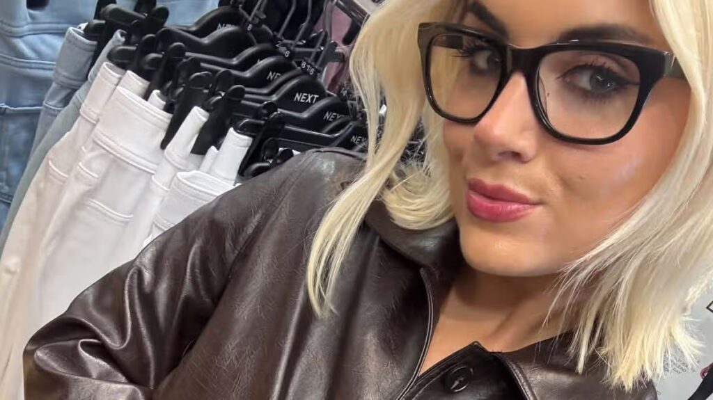 I went to Next and found a ‘light and stylish’ autumn jacket