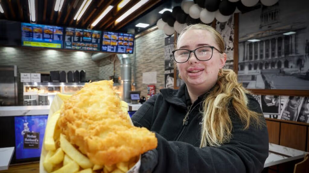 More than 1,000 queue for 45p fish and chips at opening of Nottingham new shop