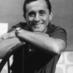 Tributes pour in as original Play School presenter Alister Smart dies