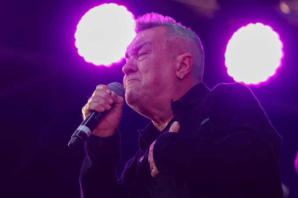 Jimmy Barnes Pays Tribute to Angry Anderson With Rose Tattoo Cover
