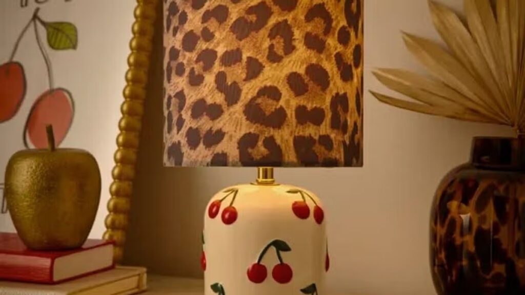 ‘Quirky’ leopard print lamp gets lots of compliments and can be grabbed for ‘free’