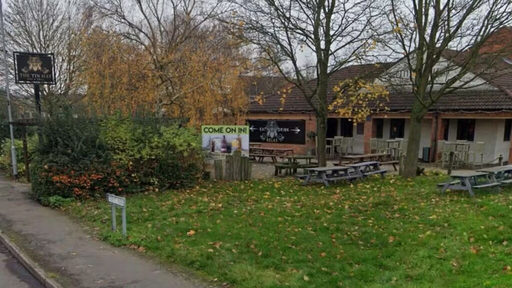 Hinckley owners’ heartfelt farewell as pub closes after an ‘incredible’ 7 years