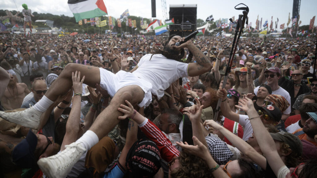UK’s Glastonbury Festival Tickets Sell Out in 45 Minutes