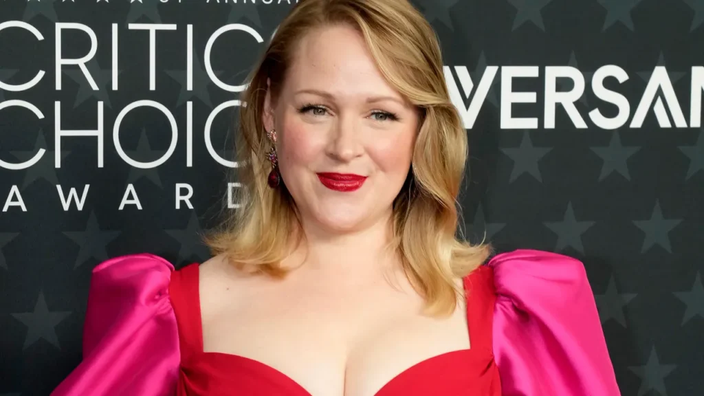 Former Late Show Head Writer Ariel Dumas Wants to Make Love, Not War