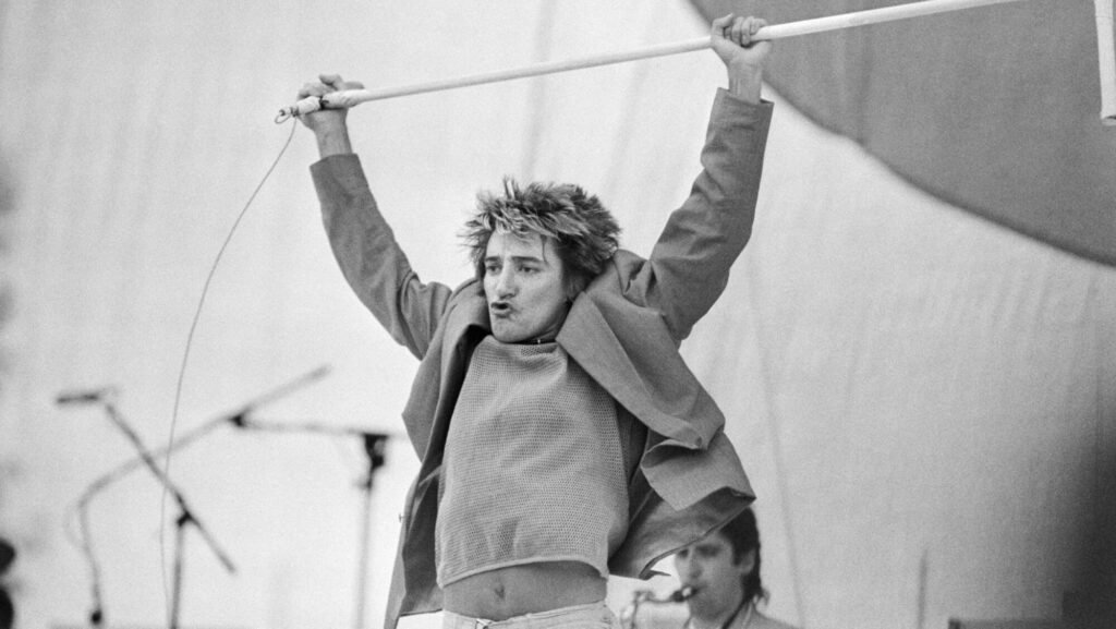 Tom Dunne: From the Faces to the lycra-era, Rod Stewart has had some innings 