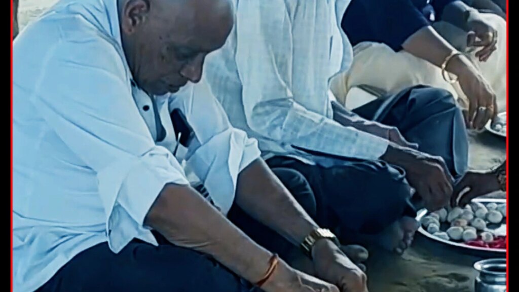 पितृ पक्ष में बाहर का भोजन पाप है? जानिए क्या कहते हैं नियम
