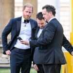 Prince Harry is growing ‘frustrated & angry’ that his father won’t take his calls?