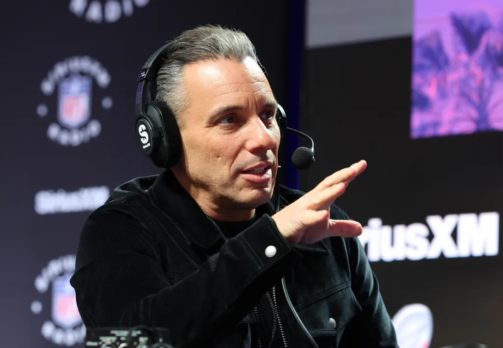 Sebastian Maniscalco, SiriusXM Urged To Restore Raw Dog Airplay