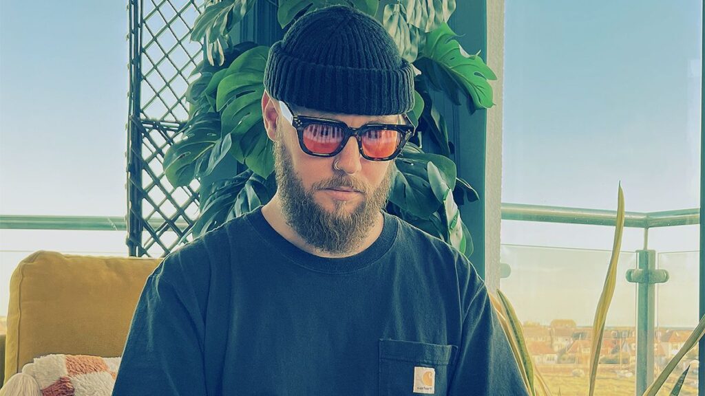 “The secret sauce is that I don’t reharmonise the melody, I reharmonise the key”: Instagram reharm sensation Oli Howe on the formula behind his chaotic reworks of classic hits, and winning the approval of Lenny Kravitz and Justin Timberlake