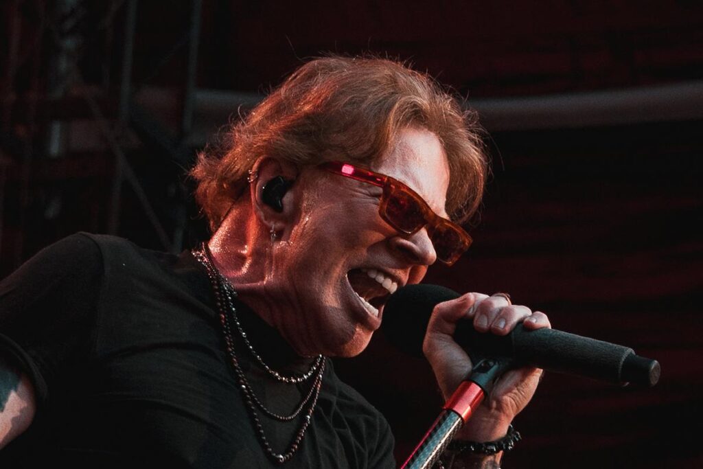 Now We Know Why Axl Rose Was Recently Photographed in the Studio