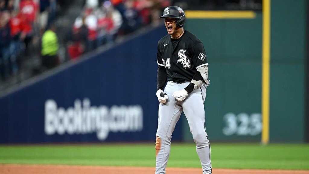 White Sox ride another dramatic comeback win to beat Guardians and take commanding 2-0 ALDS lead