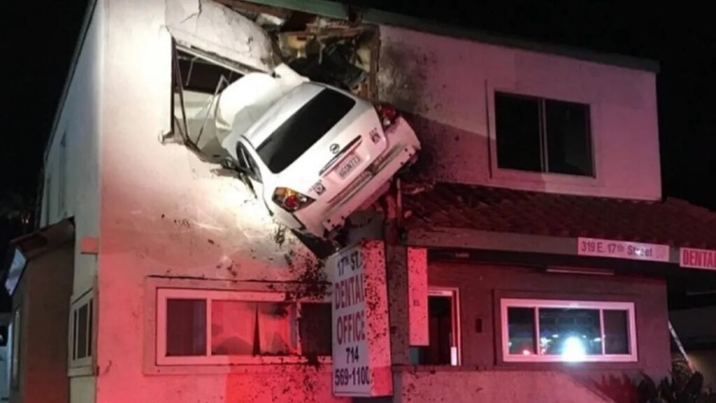 15 Photos of Nissan Altimas Being the Craziest Cars on the Road
